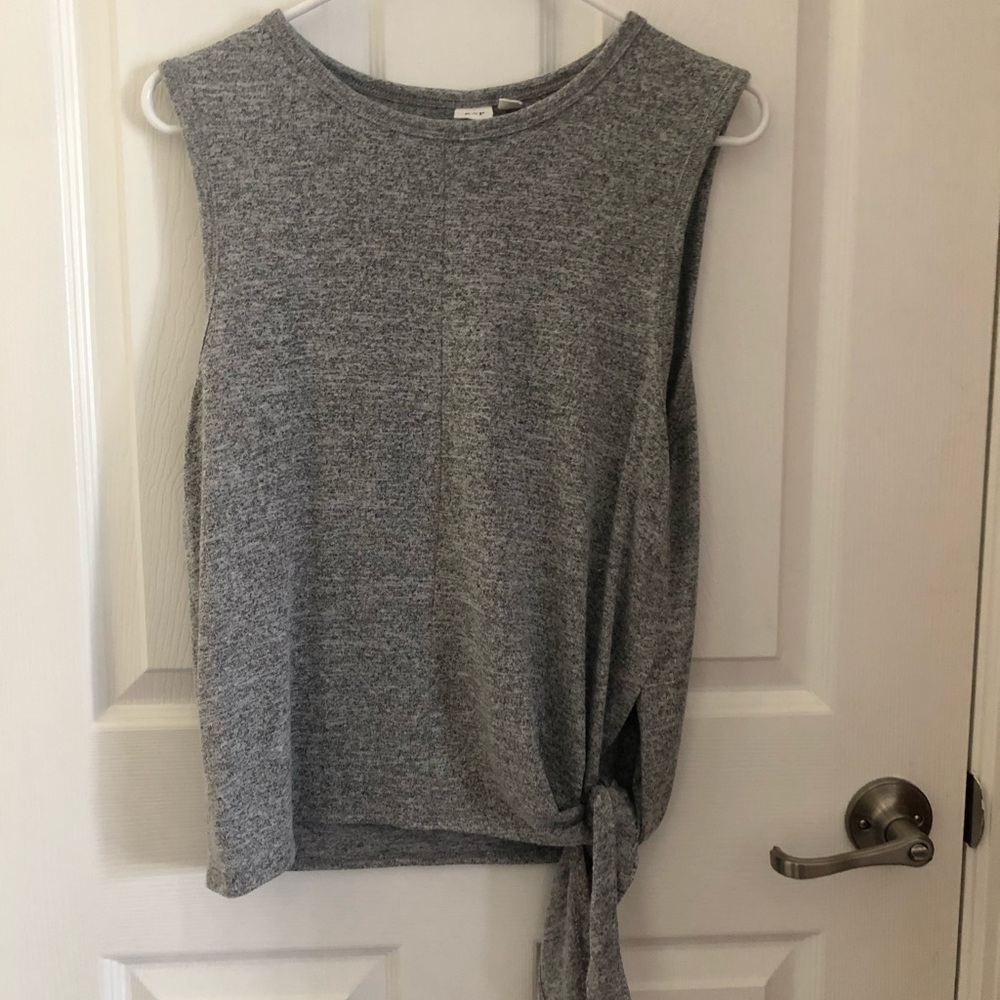 Women’s tie knot blouse